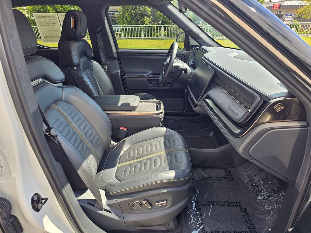 Used 2022 Rivian R1T Adventure AWD/4WD image 11
