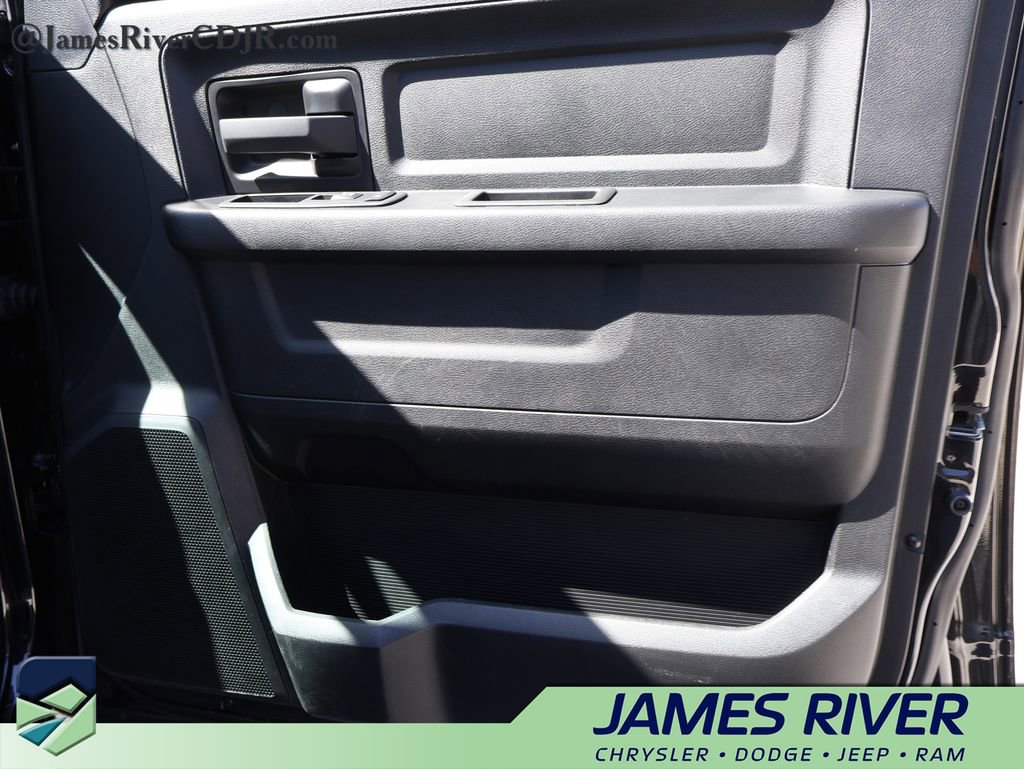 Used 2024 RAM 2500 Tradesman w/ Chrome Appearance Group image 8