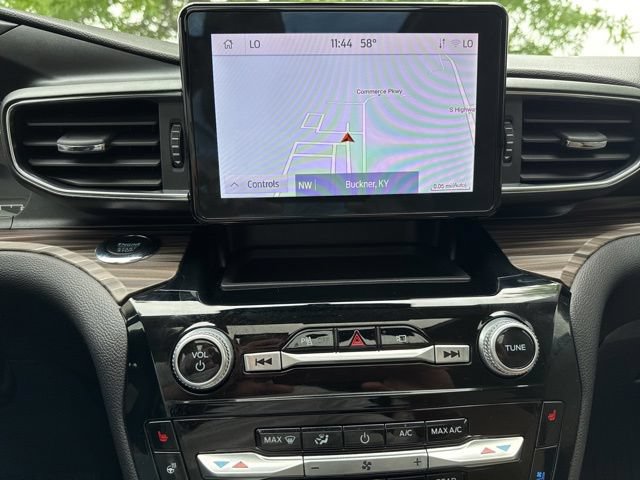 Used 2022 Ford Explorer Limited w/ Equipment Group 301A AWD/4WD image 23