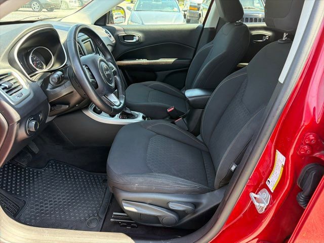 Used 2018 Jeep Compass Sport w/ Cold Weather Group AWD/4WD image 15