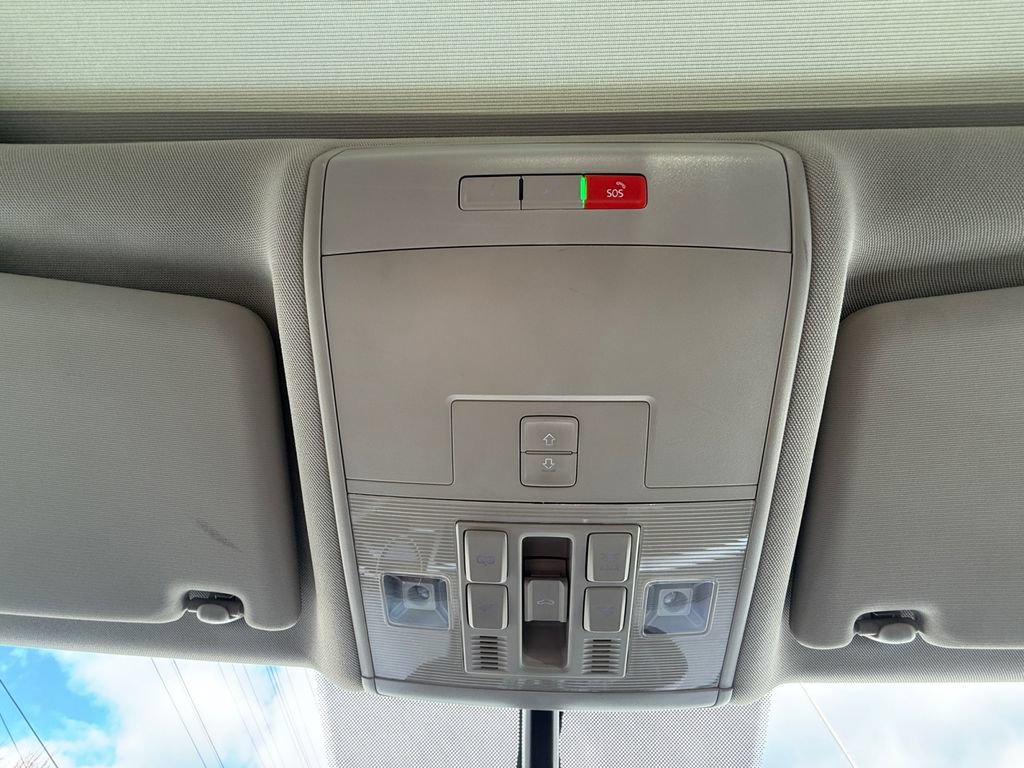 Used 2021 Volkswagen Atlas SE w/ Panoramic Sunroof Package FWD image 18