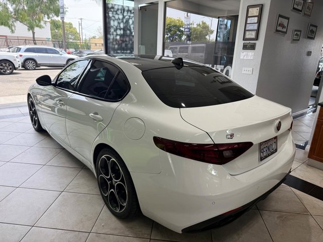 Used 2022 Alfa Romeo Giulia Veloce RWD image 33