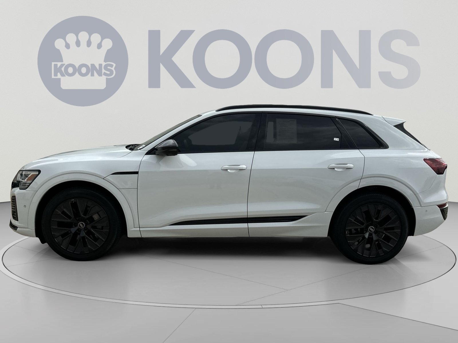 Used 2024 Audi Q8 e-tron Prestige w/ Prestige Package AWD/4WD image 13