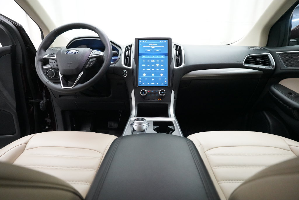 Used 2024 Ford Edge SEL w/ Convenience Package AWD/4WD image 5
