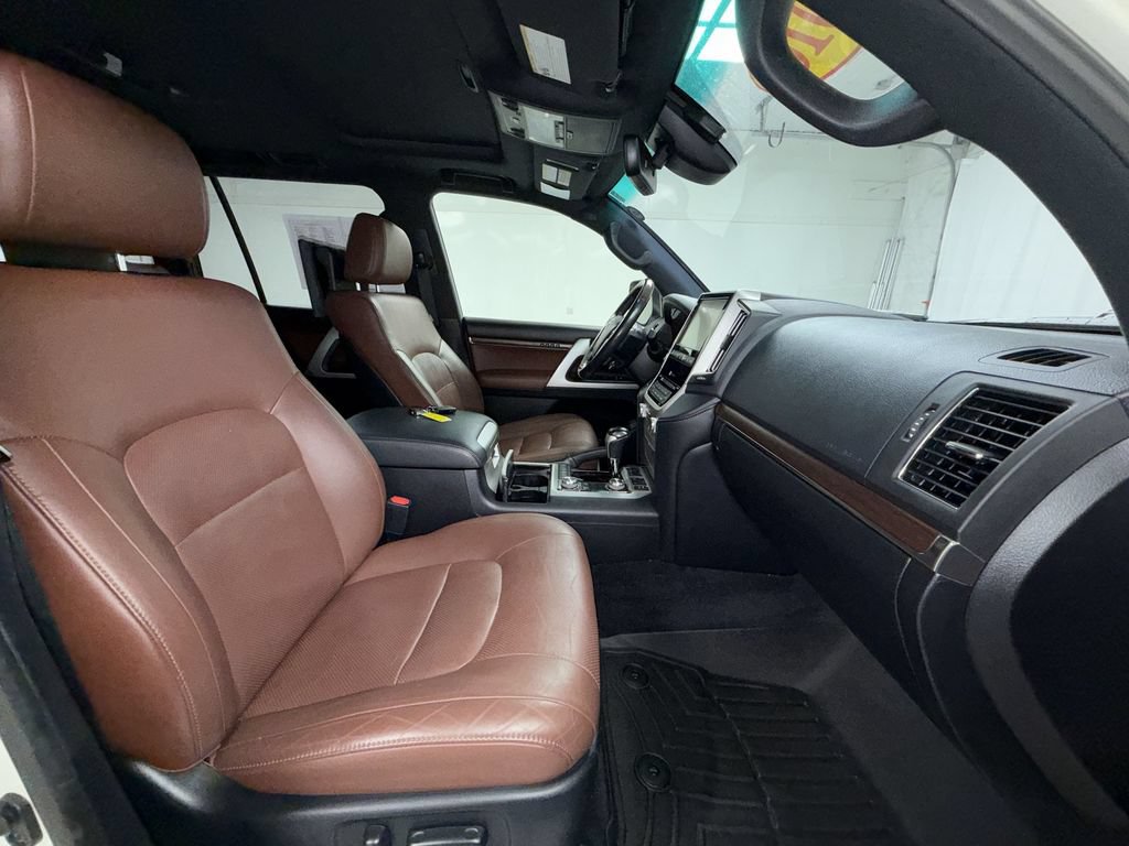 Used 2016 Toyota Land Cruiser AWD/4WD image 6