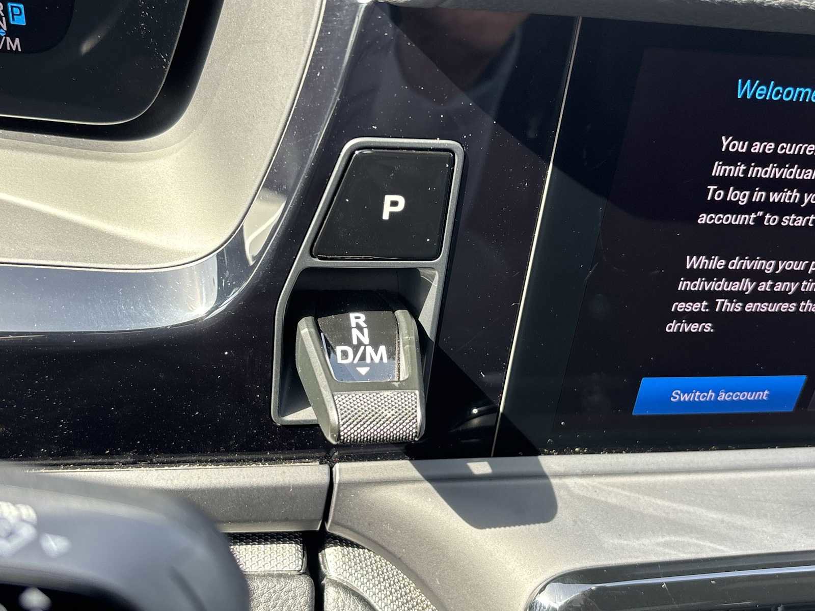 Used 2025 Porsche Panamera image 28