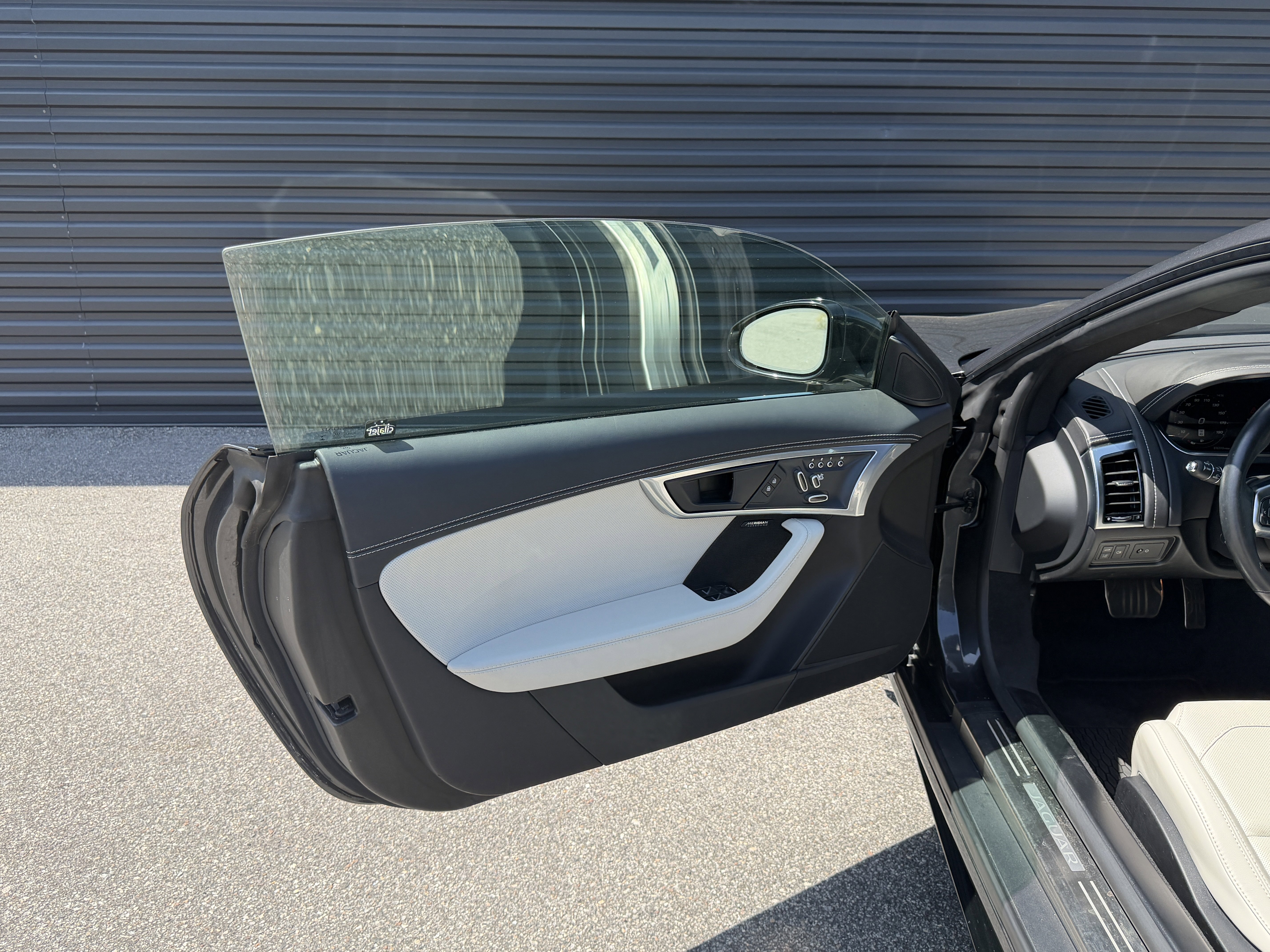 Used 2023 Jaguar F-TYPE R-Dynamic image 18