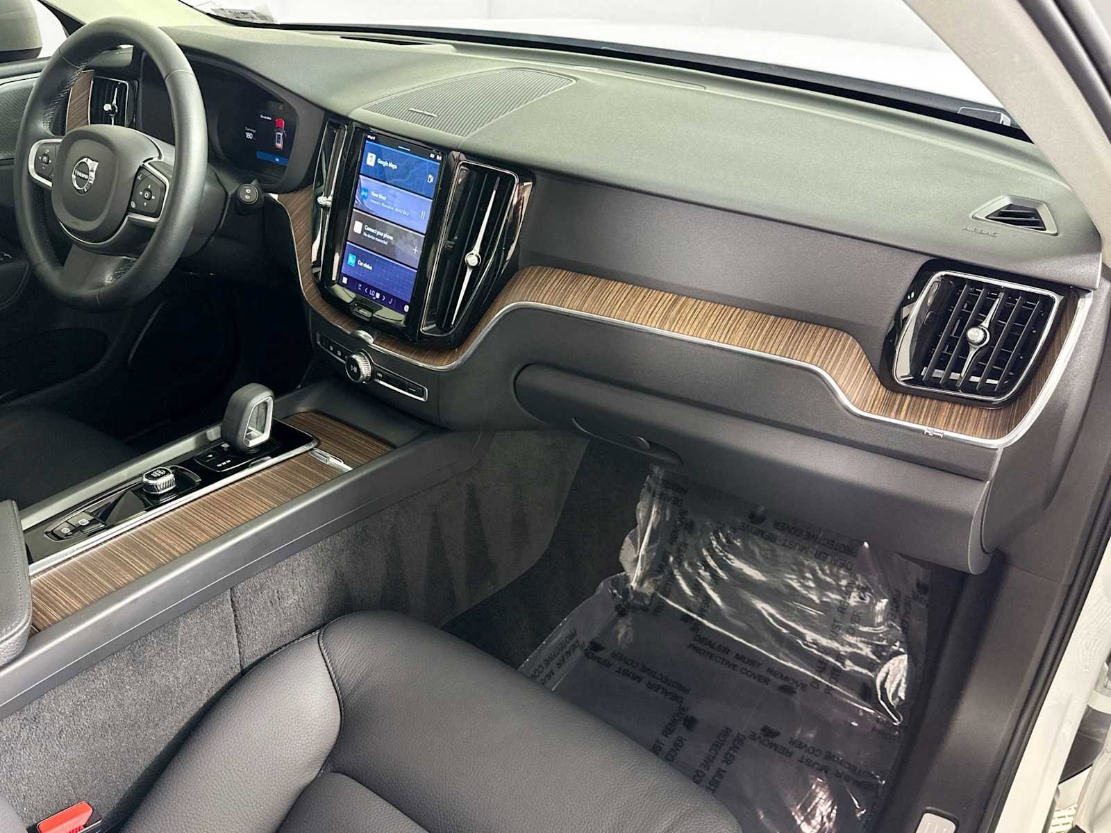 Used 2022 Volvo XC60 B5 Momentum w/ Advanced Package image 27