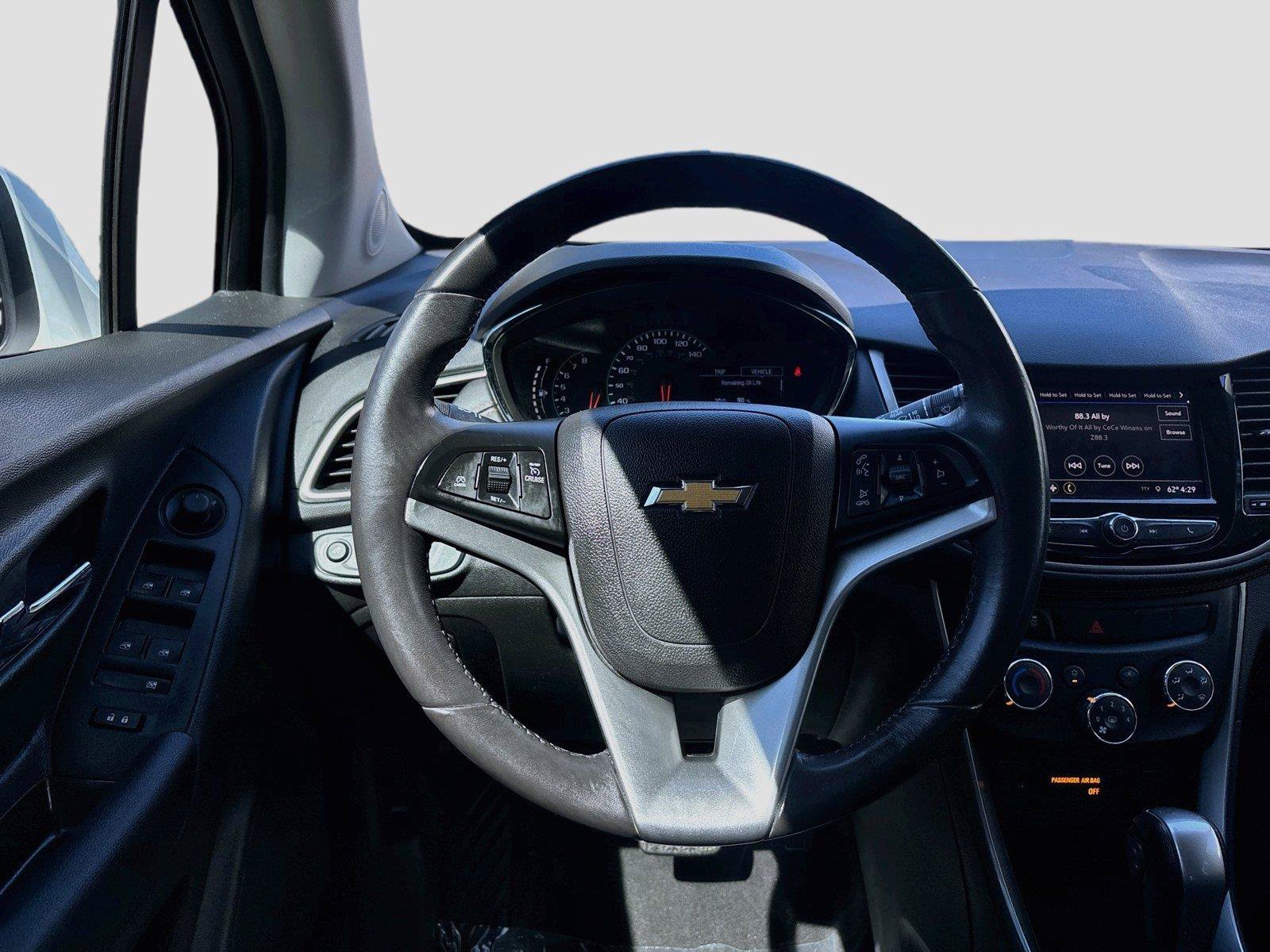 Used 2020 Chevrolet Trax LT w/ Driver Confidence Package FWD image 14