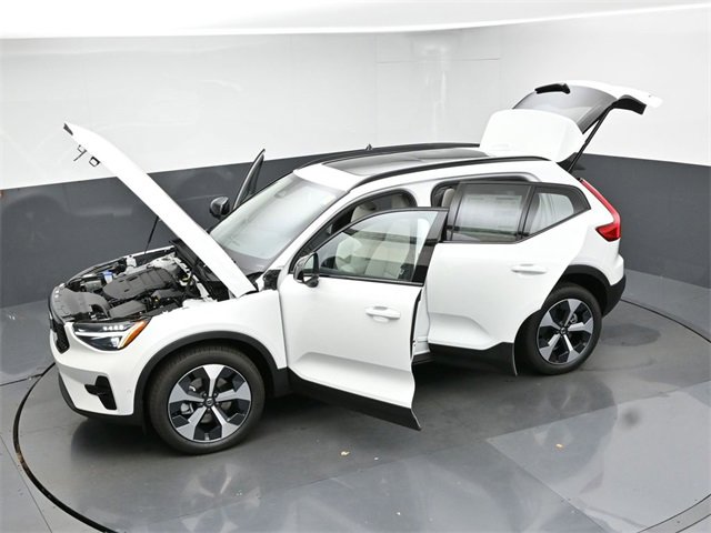 New 2026 Volvo XC40 B5 Plus w/ Protection Package Premier image 51