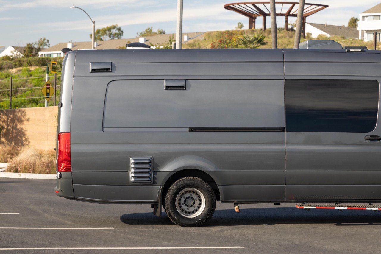 Used 2021 Mercedes-Benz Sprinter 4500 w/ Parking Package image 35