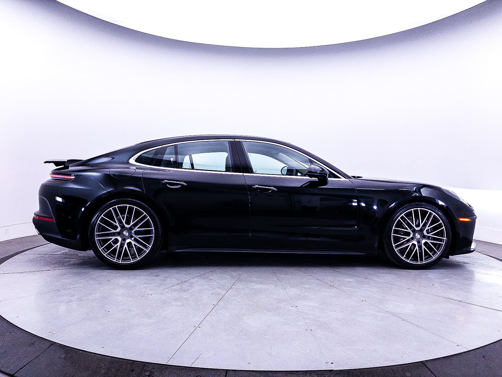 Used 2024 Porsche Panamera 4 w/ Premium Package AWD/4WD image 48