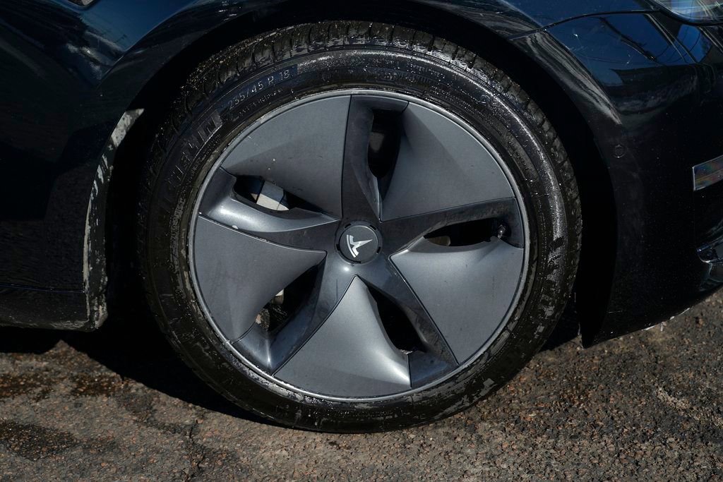 Used 2018 Tesla Model 3 Performance image 12