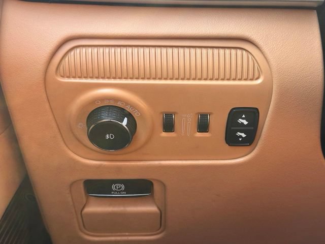 Used 2025 Jeep Grand Wagoneer Series III w/ Rear Seat Video Group 1 AWD/4WD image 20
