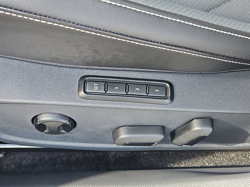Used 2026 Volkswagen Jetta SEL FWD image 20