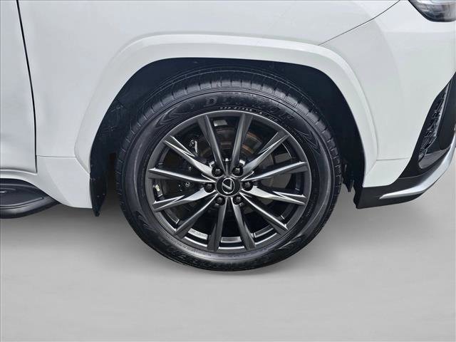 Used 2023 Lexus LX 600 F Sport image 9