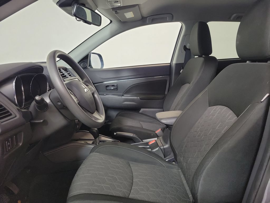Used 2025 Mitsubishi Outlander Sport LE AWD/4WD image 12
