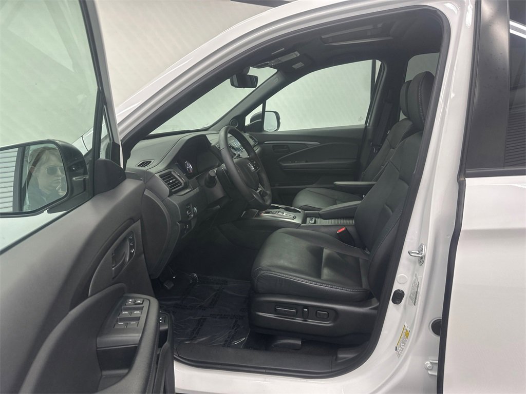 Used 2023 Honda Passport EX-L image 9