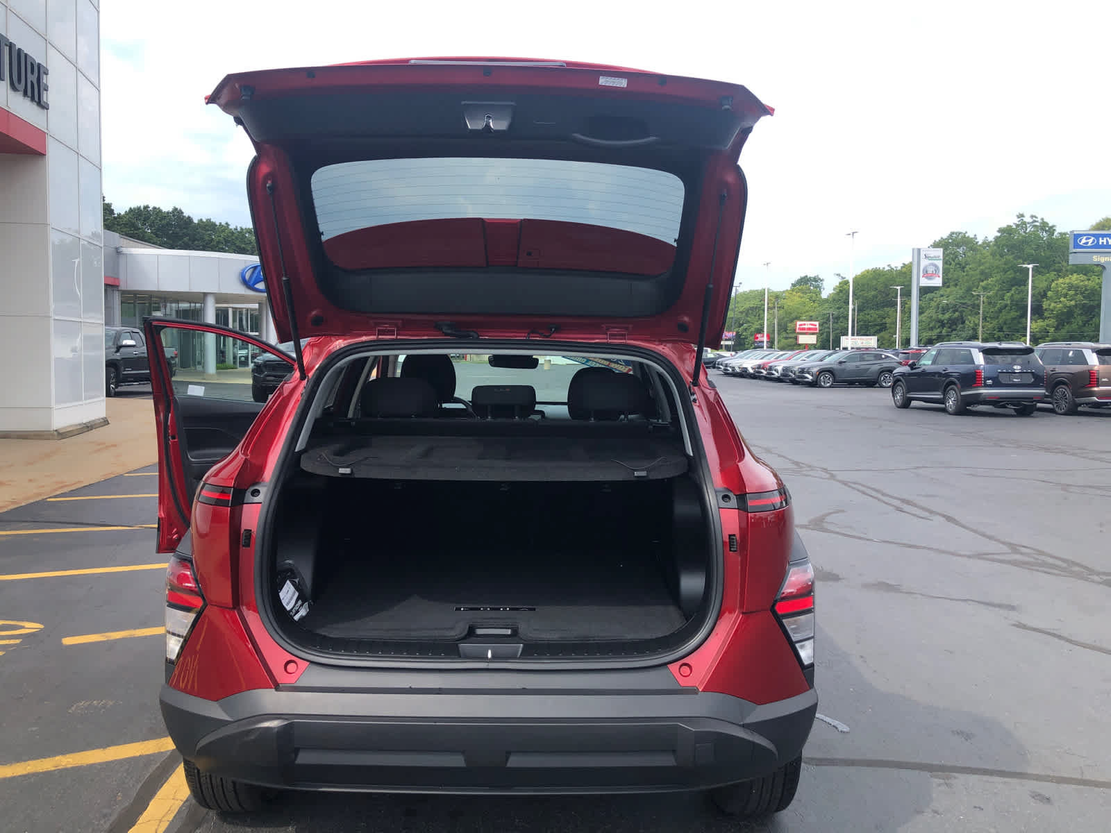 Certified 2024 Hyundai Kona SEL w/ Convenience Package AWD/4WD image 29