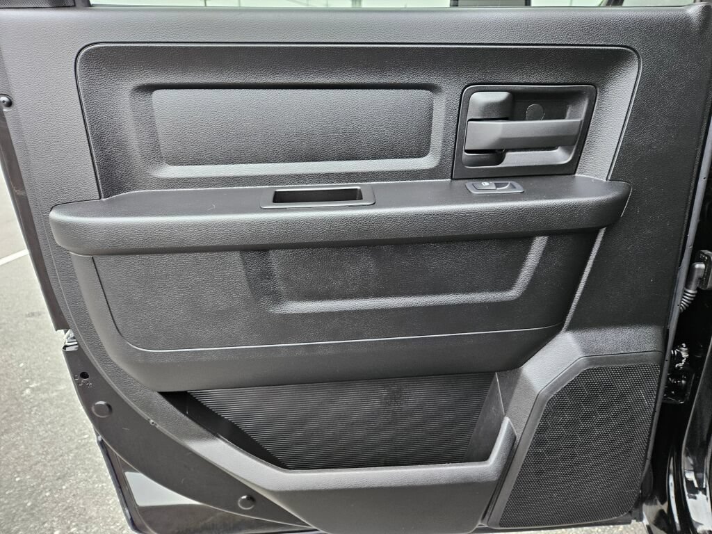 Used 2024 RAM 3500 Tradesman w/ Convenience Group AWD/4WD image 16