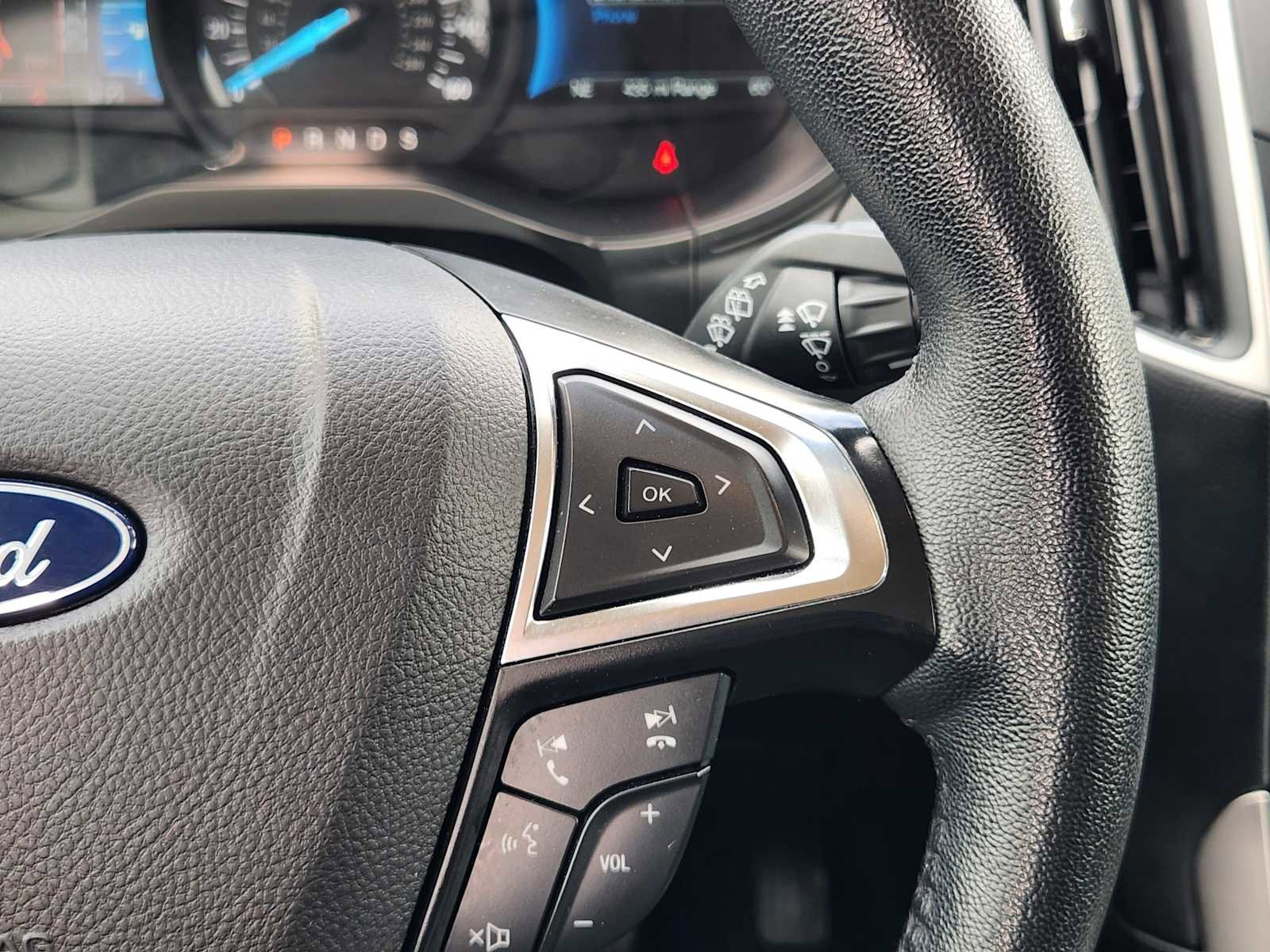 Used 2024 Ford Edge SEL image 28