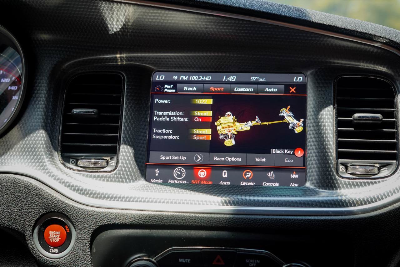 Used 2018 Dodge Charger SRT Hellcat w/ Harman/Kardon Audio Group RWD image 13