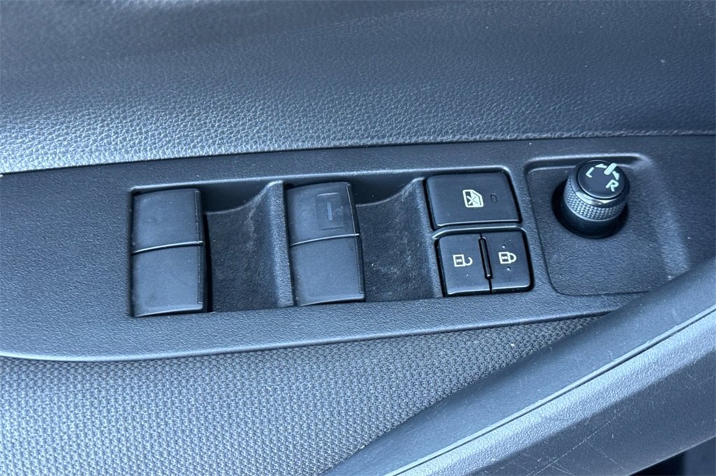Used 2022 Toyota Corolla LE image 15
