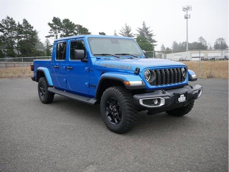 New 2025 Jeep Gladiator Sport image 7