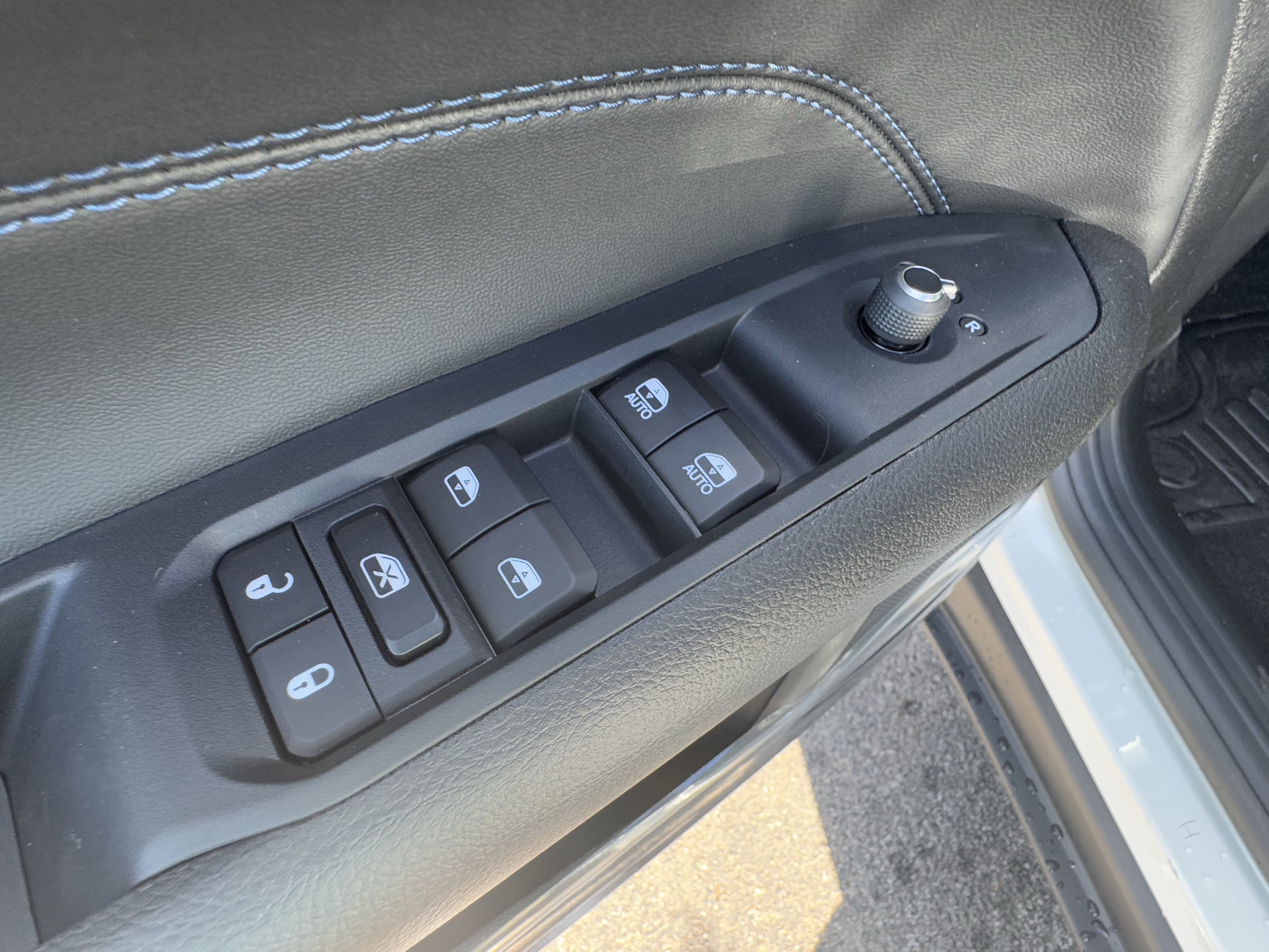 New 2026 Jeep Compass Limited image 11