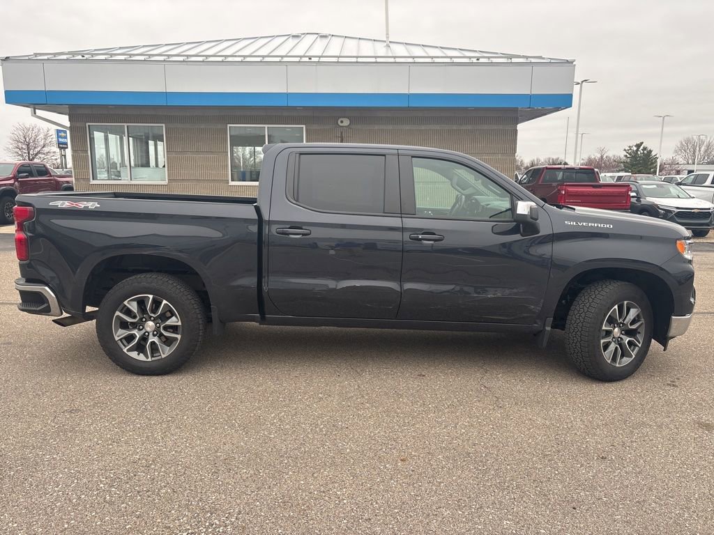 Used 2024 Chevrolet Silverado 1500 LT image 11