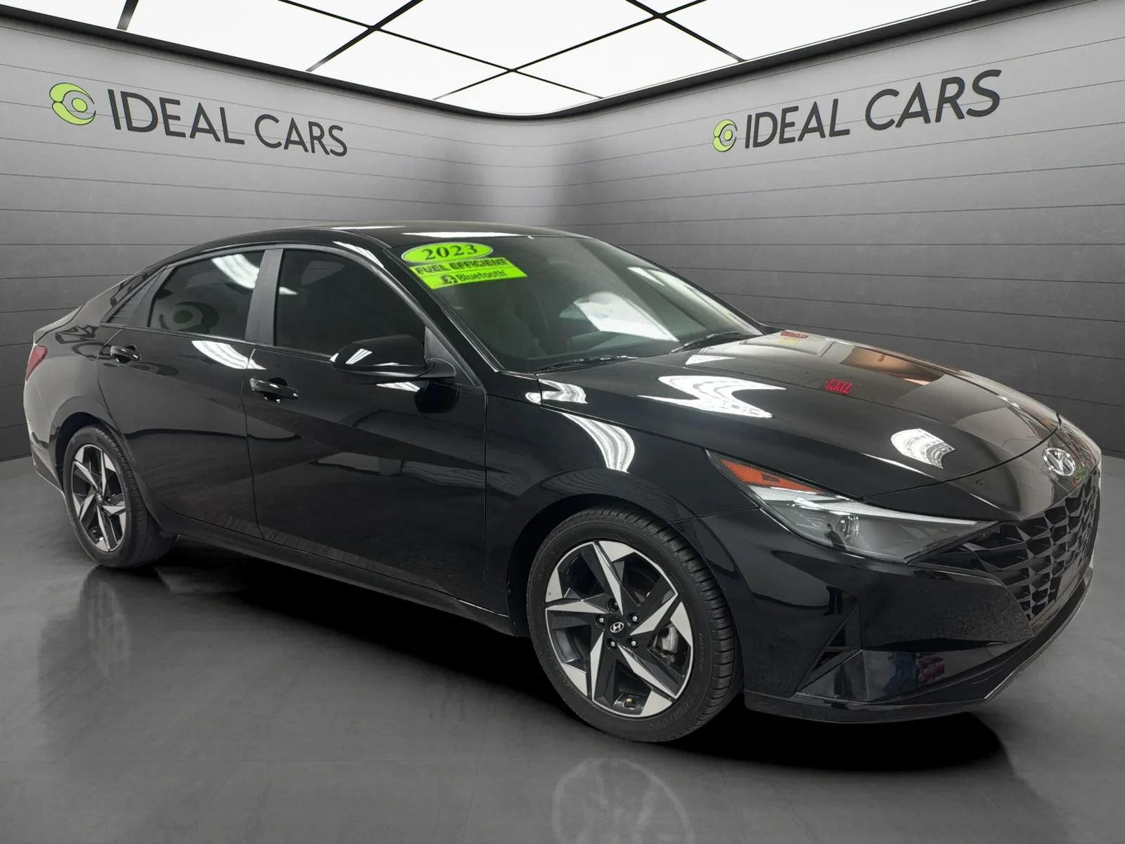 Used 2023 Hyundai Elantra SEL w/ Convenience Package FWD image 3