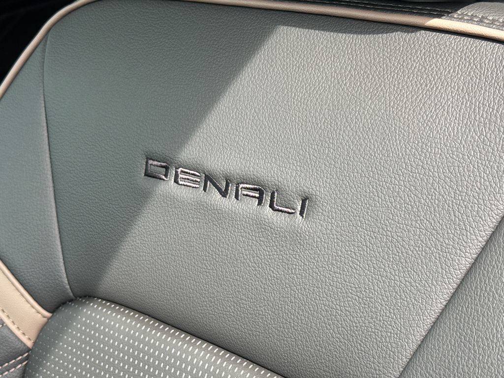 New 2026 GMC Canyon Denali AWD/4WD image 18