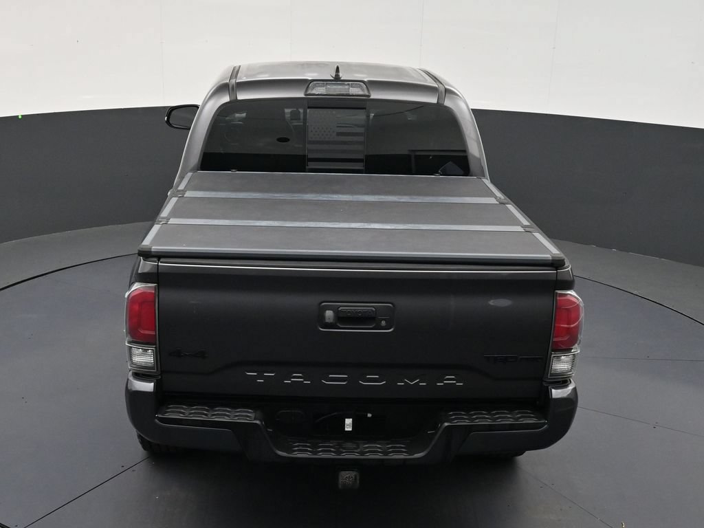 Used 2017 Toyota Tacoma TRD Sport w/ Tow Package RWD image 16