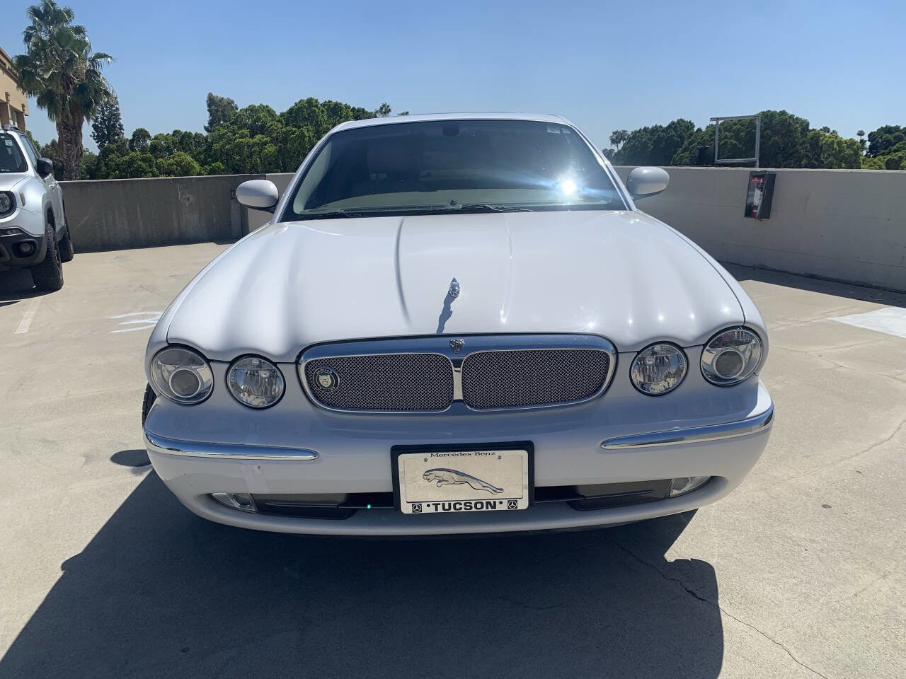 Used 2004 Jaguar XJ8 RWD image 4
