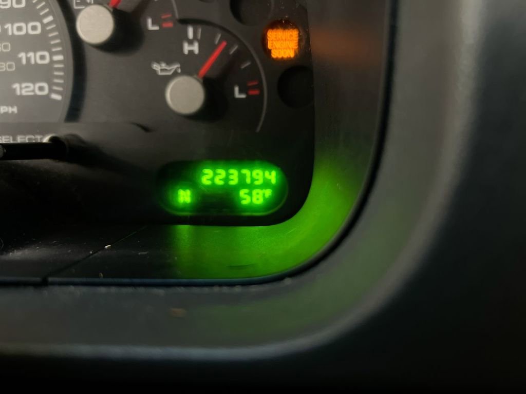 Used 2004 Ford Explorer XLT image 13