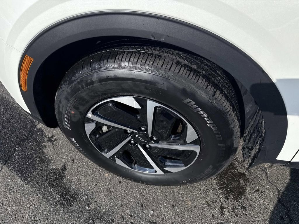 Used 2024 Kia Sportage LX image 12