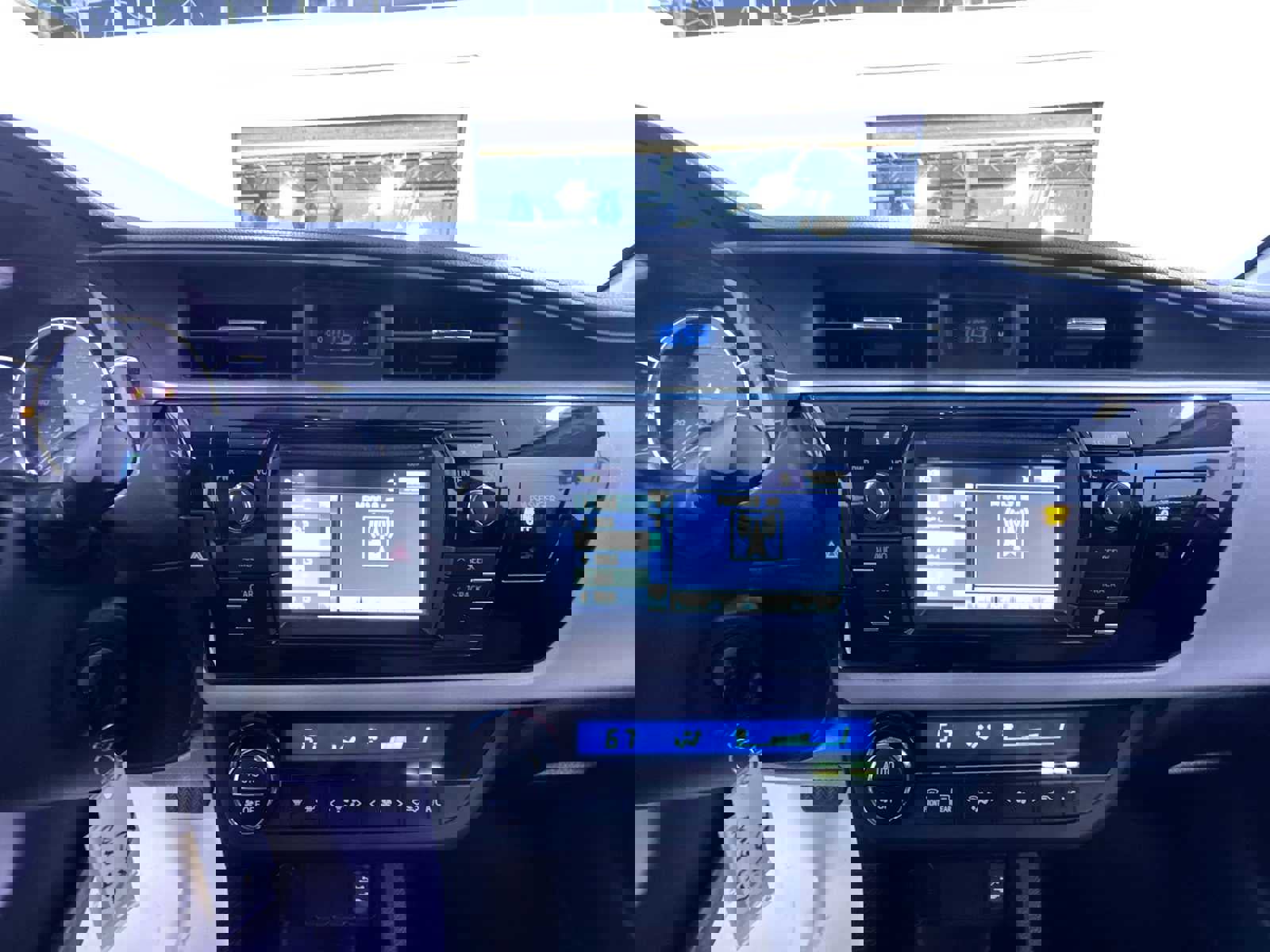 Used 2014 Toyota Corolla LE image 15