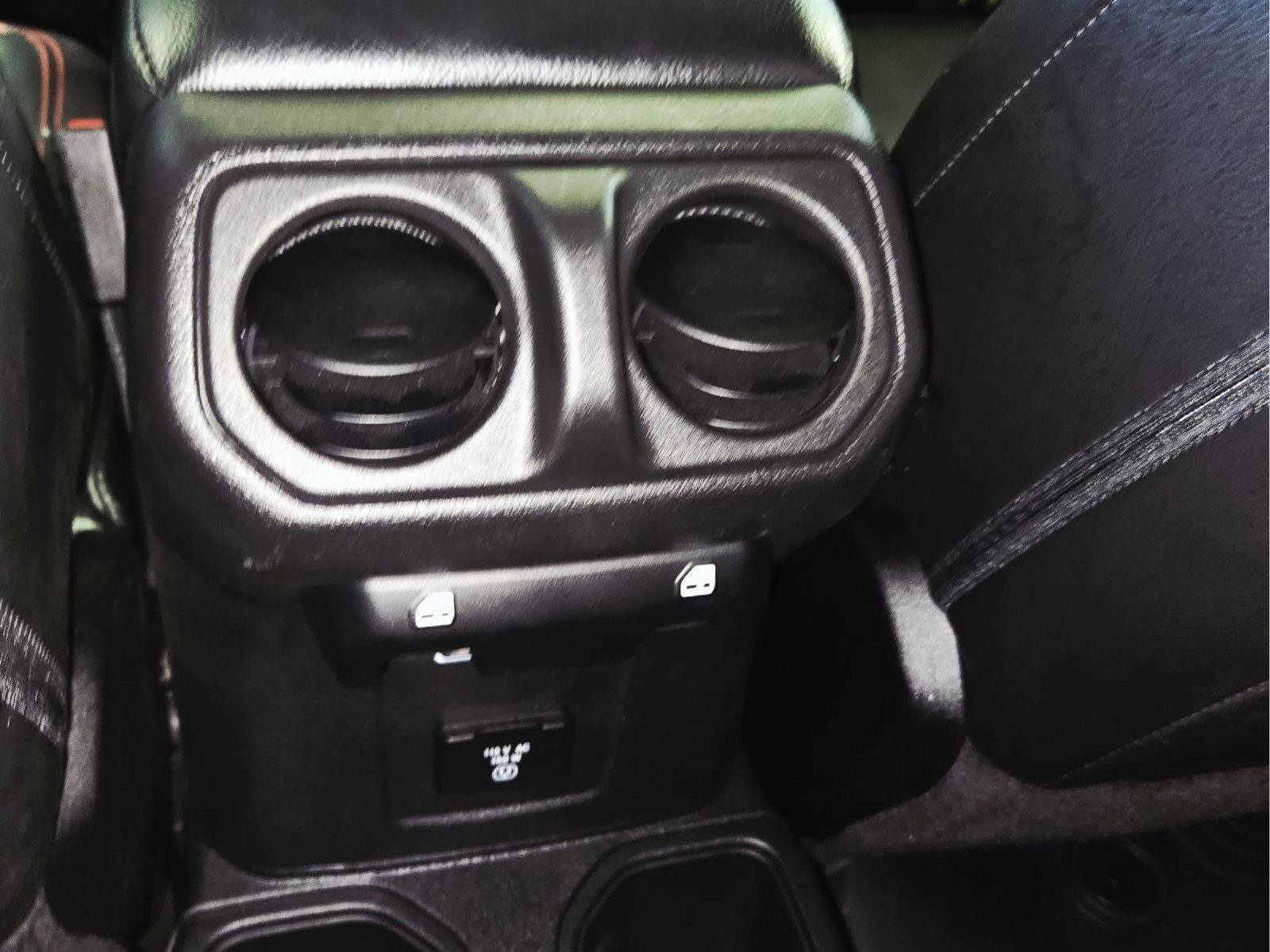 Used 2023 Jeep Wrangler Unlimited Rubicon w/ Cold Weather Group AWD/4WD image 40