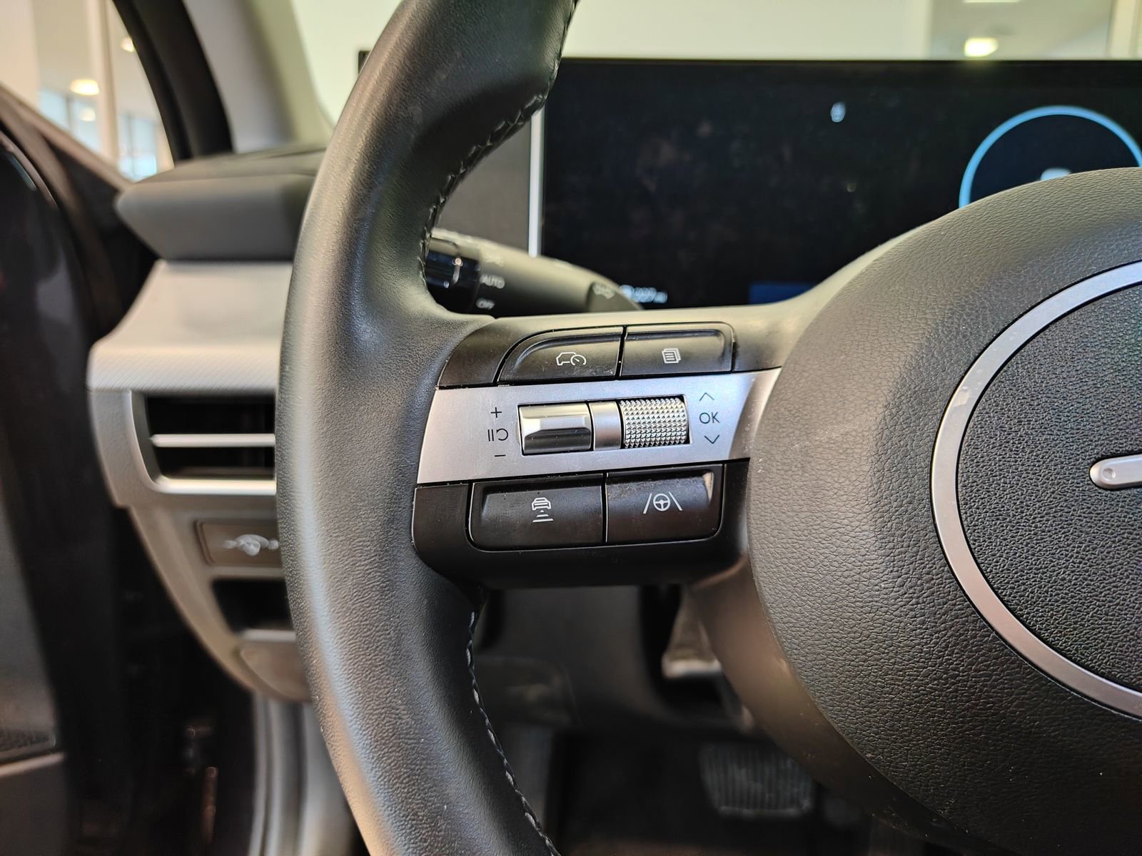 Used 2024 Hyundai Sonata SEL w/ Convenience Package image 13