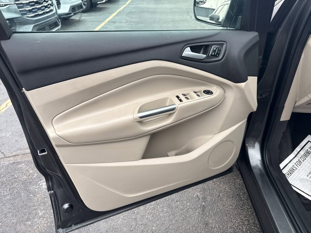 Used 2019 Ford Escape Titanium image 25