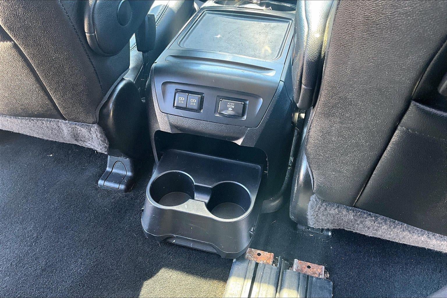 Used 2018 Toyota Sienna SE Premium w/ Carpet Mat Package FWD image 10