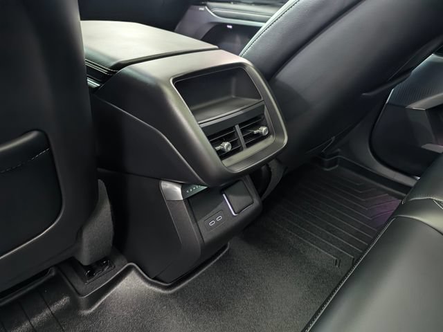 Used 2023 Cadillac Lyriq 2WD image 15