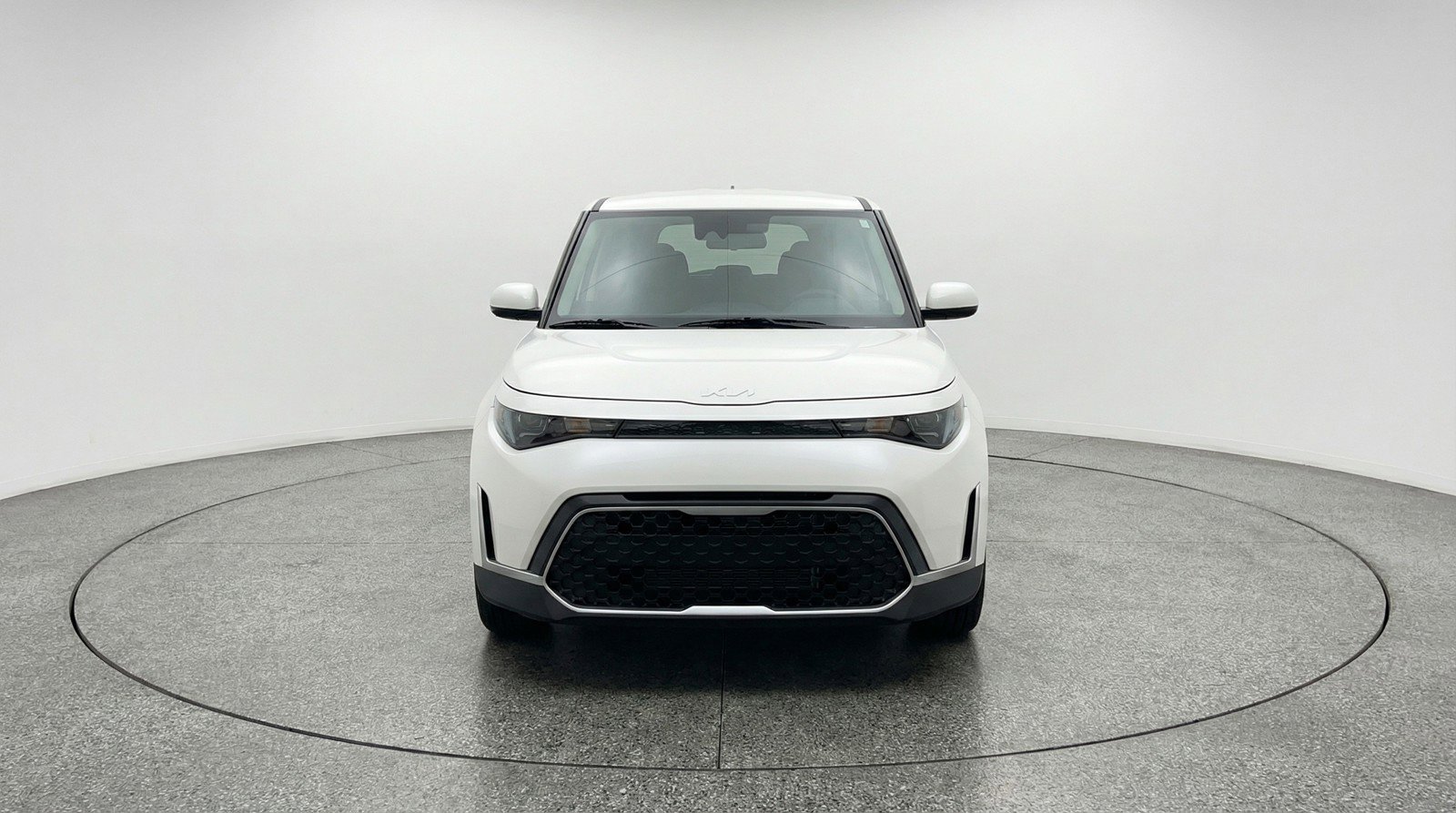 Used 2025 Kia Soul LX w/ LX Technology Package FWD image 2