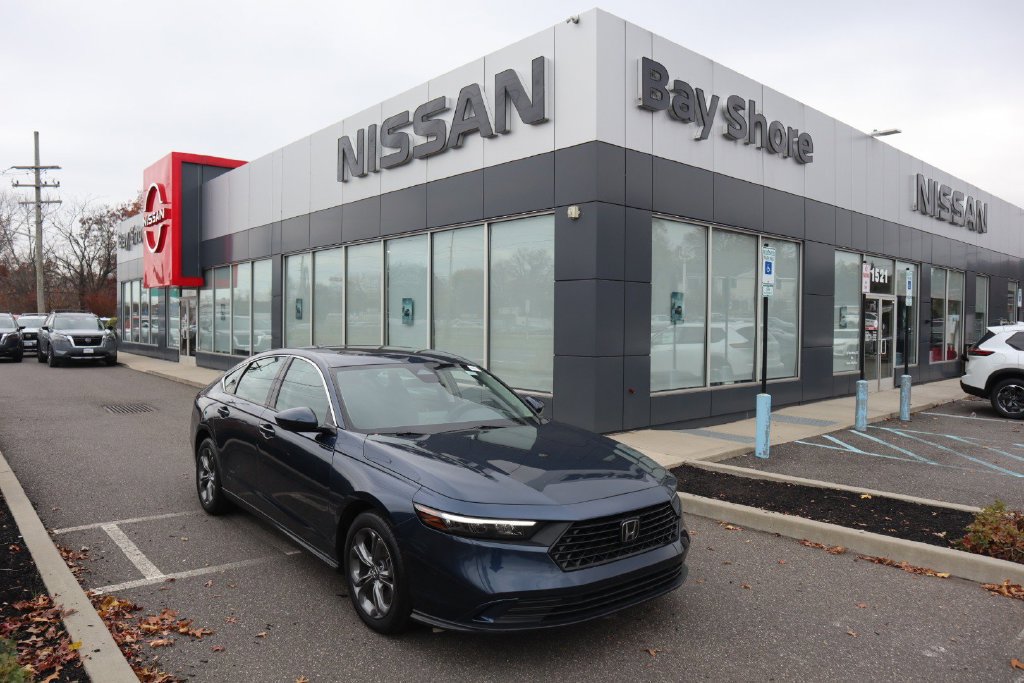 Used 2023 Honda Accord EX image 2