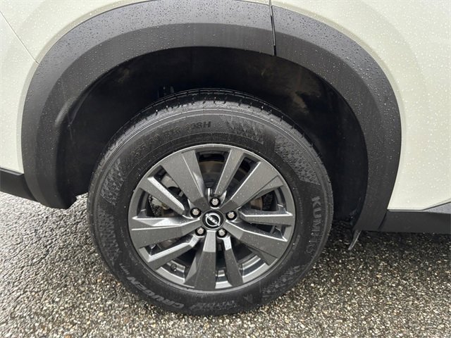 Used 2024 Nissan Pathfinder SV image 19