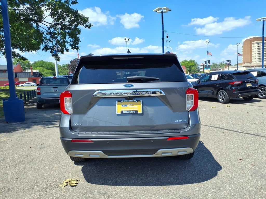 Certified 2024 Ford Explorer XLT w/ Equipment Group 202A AWD/4WD image 8