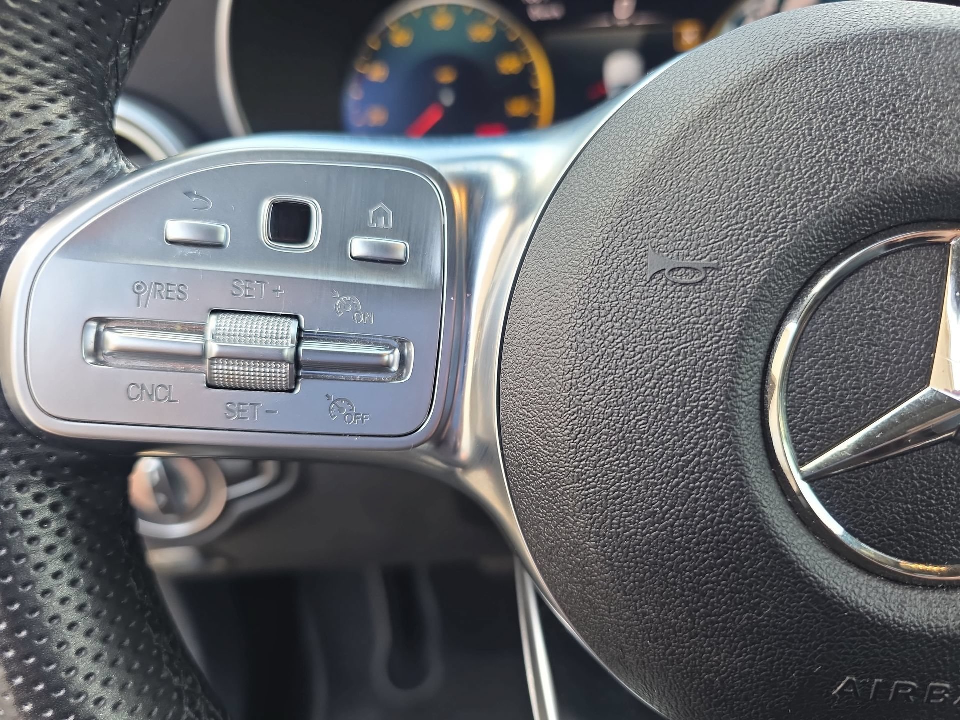 Used 2023 Mercedes-Benz GLC 300 4MATIC Coupe image 17