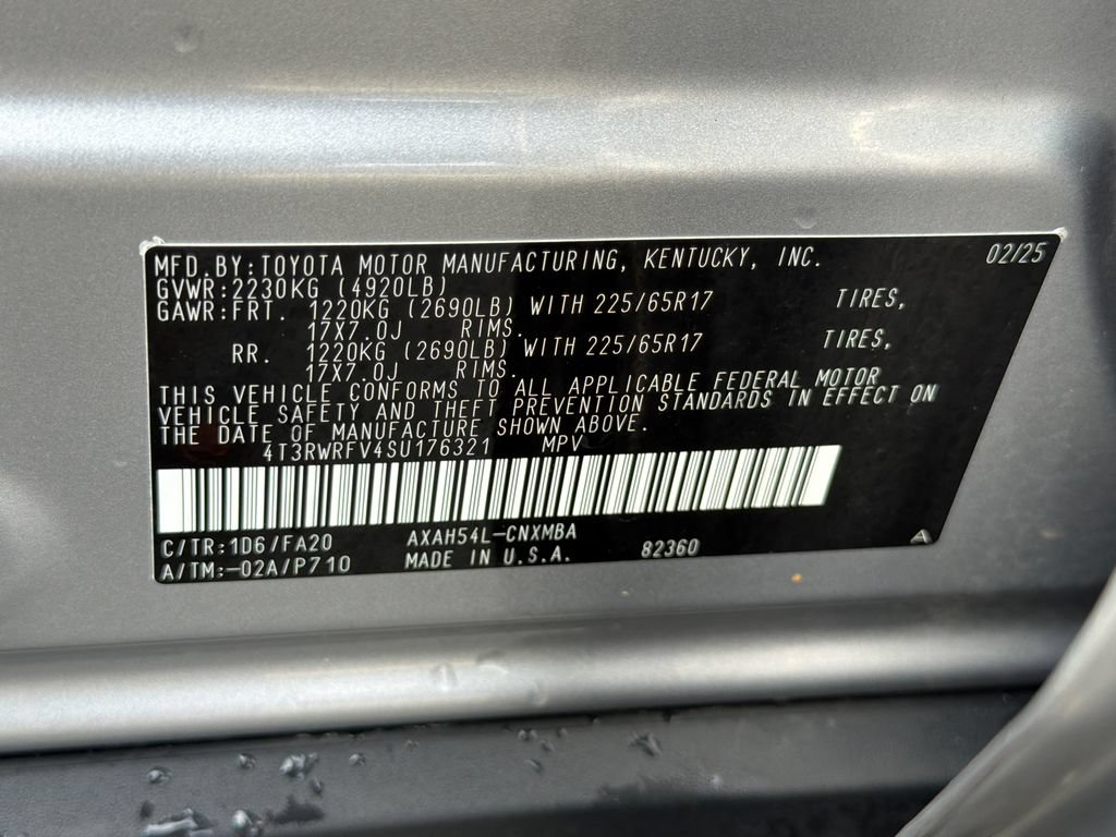 Used 2025 Toyota RAV4 XLE AWD/4WD image 32
