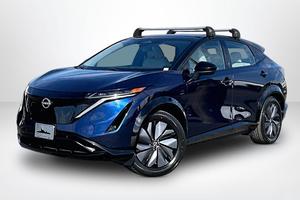 Used 2023 Nissan Ariya AWD image 3