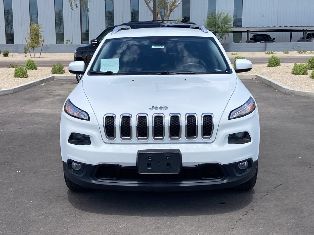Used 2018 Jeep Cherokee Latitude w/ Safety Group FWD image 3